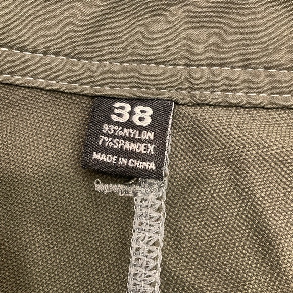 AFTCO Shorts, Army Green, NWOT, Flat Front, Zip, Belt Loops, Extra Pockets Sz 38 - Picture 12 of 14